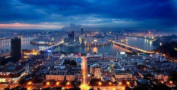 zb40776761213900ea0478a783a8bf330 消防士にアイスを贈った男の子たちへのお返しのプレゼントは？　