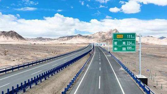 zc7d28540d2d05069b55152ccf278a7fb 新疆維吾爾自治区3本目の高速道路が開通　野生動物の通路を特別に設置