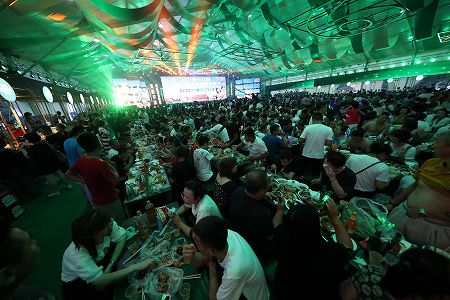 ze0182039bea0003be3470d33facddc34 哈爾浜国際ビール祭りが開幕　黒竜江省