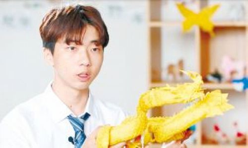 zpict 76a5e6c1ade14d5d27212fe07af4b6de 龍神のウロコはなんと1400枚！驚異の折り紙作品が話題に　雲南省