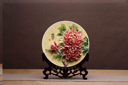 z70ee049bbe6d9fed070596486fcb42f5 色鮮やかに咲く磁器の牡丹　「中国牡丹の都」山東省he沢市