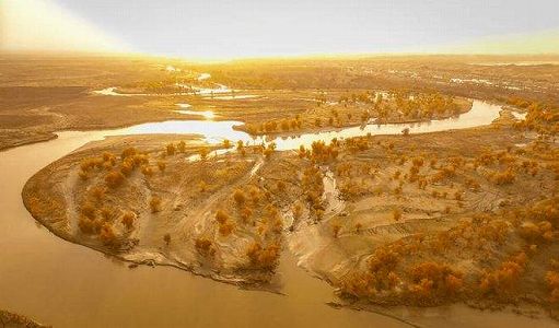 3つの山と2つの盆地が育む湿地の美 新疆維吾爾自治区 z07d3ee608691c5bf948293c7cd13c0e2 3つの山と2つの盆地が育む湿地の美 新疆維吾爾自治区