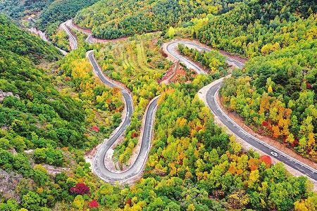 山間を蛇行しながら走る観光道路「太行一号」 山西省晋城市 z3c08efbd20fb6a38f917d238b95f12d7 山間を蛇行しながら走る観光道路「太行一号」 山西省晋城市
