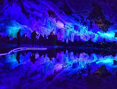 z3e799da55c1596396953e46c281756e1 「天上の調べ」桂林の鍾乳洞に響くハンドパンの音色　広西壮族自治区