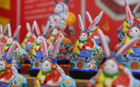 zca1680317522b998ece5221dd57ee655 干支のウサギの玩具を急ピッチで生産する山東省臨沂市のメーカー