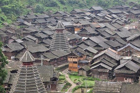 z80b0982800ddf072f541723cd35982fa 瑶族の村落にある「小さな小学校」　貴州省