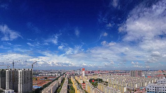 ze03c3814051f567078eb92eb5d43e29b カーテン生地使い足踏みミシンで母が娘に縫ったのは？　吉林省