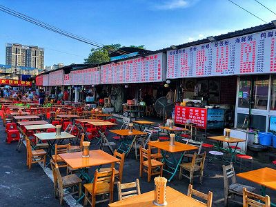 zb8f4b6ddf7a6ec6a369eb4e3ddf8e030 ナイトタイムエコノミーを盛り上げる地元の特色豊かな軽食の数々　