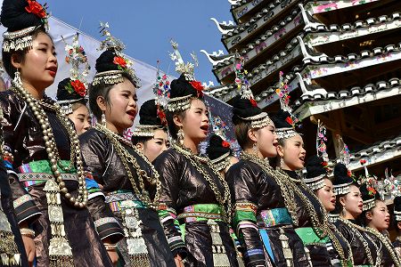 z03dcf1cff01bbfafbded5da542a0fd47 花で農村観光を活性化　貴州省