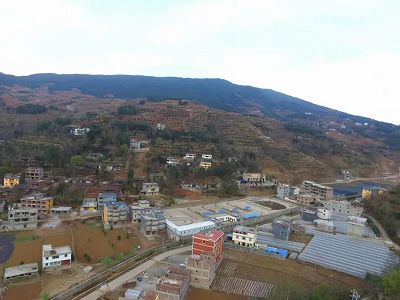 z2f94d940aa7c06c94bc793d7308f4a26 鉄のフライパンで卵が焼けるほど暑い！　高温続く雲南省昭巧家県