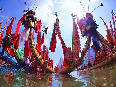 ze6e99746c7bc604ec0ceae31f0434e4a 香港の子供たちと保護者が「粽作り」など端午節行事を体験