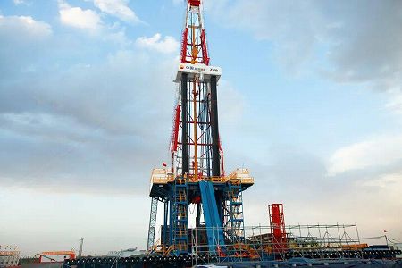 z7ed936694e63190bfe6ddb59ef2570d0 中国で2番目となる1万m油ガス井、四川省で掘削開始