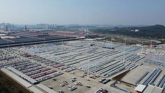 zdb6e7cb79a05729d1e0ddb1426434ab1 列車に「乗った」乗用車　広西壮族自治区