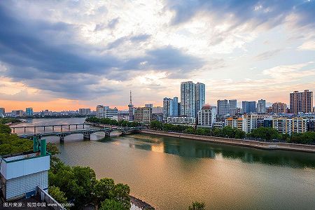 z3715892be5233bec9ce22a593096941e 立秋を迎えた美しい農村の風景　江西省上饒市