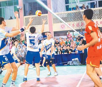 z64b8dee1a7f343a77c60a0b73194706f 農村バレーボールリーグの決勝戦に賑わう海南省文昌市