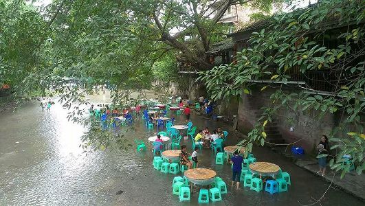 川床料理ならぬ川床麻雀?猛暑続く重慶市で川が人気納涼スポットに zc86ec98ed8cb49cb22a21185b5e0ca77 川床料理ならぬ川床麻雀?猛暑続く重慶市で川が人気納涼スポットに