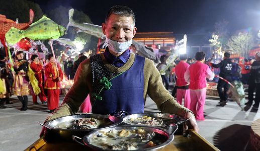 z53f1ee353b5392ae7c49bd2eb5b2f4c1 広西壮族自治区で伝統行事の「魚宴節」開催