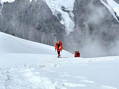 z9bbbf23be2eec711db94395244fd0a5d 中国の科学調査隊、世界6位の高峰の山頂で初の総合科学調査