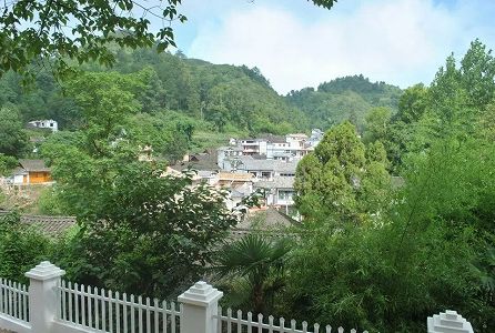 z14fb507f8ca0a38e4947c680c1385d70 無形文化遺産を小学校で指導し継承　貴州省施秉