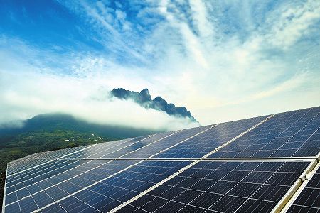 z282d996b3a79c31ead52746bd3dc9fd7 中国現存最古の太陽光発電所を訪ねて