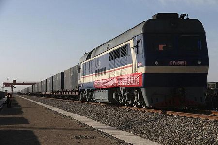 z869e6577c491db19324edfe13e2330ea 石綿を積んだ貨物列車「敦煌号」が開通　天津港経てタイへ