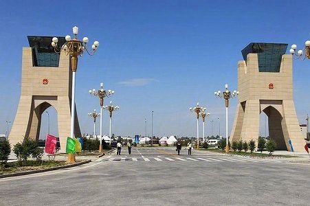 zba90855a578828dd07609085601edf9c カザフスタンがビザ相互免除　新疆の通関地に第一陣となる出入国者