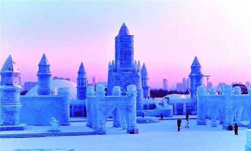 z4c354029c5d56321 哈爾浜氷雪大世界がプレオープン！第一陣の来園客を迎える　黒竜江省