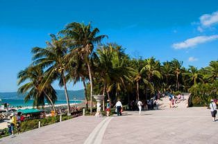 z87e8868926d6d30b 海南省三亜市、冬の観光市場が活況