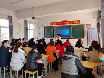 z10fc173357e08266 教室の学習机と椅子が「ベッド」に変身　湖南省瀏陽市