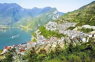 za91b0c73addcc556 移住女性たちの就職と増収をけん引する「指先の技術」湖北省宜昌市