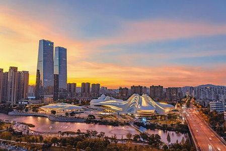 zaad06a5b3a91976d 「給油ロボット」により24時間無人自動給油を実現　湖南省長沙市