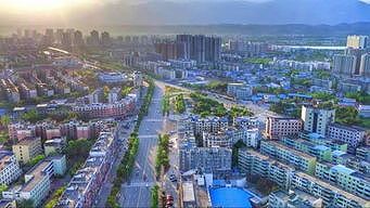 zd3c55733bb3e6df3 辰年の干支飾りが大人気　四川省綿陽市