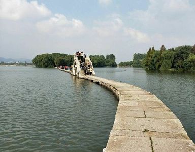 zad65a95dafcefdca 清明節連休に人気を集めた「ナイトツアー」　浙江省
