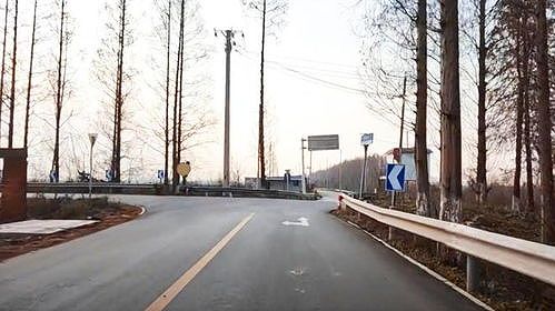 zc9f48d5989a4a403 中国初の水素だけで走る列車が完成　排出するCO2はゼロ