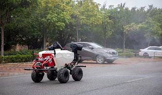 zeb963e42a9ae3427 世界農業博覧会で海外バイヤーを魅了した農業用無人車