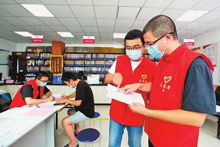 z4c2769220aefd664 運転手の平均月収8千元超　労働者の需要が5年で3.8倍増