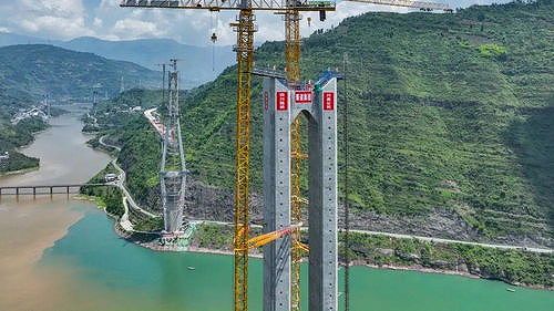 z7a247380f724be56 佳境を迎えた新市金沙江特大橋の建設工事　雲南省綏江
