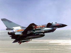 z198705c146d87a60 中国空軍がエジプト航空ショーに参加、｢運 20｣がピラミッド上空飛行へ