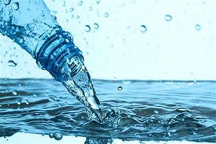 z36aff65dd7de608d 今年の夏は中国スタイルヘルシーウォーターが棚にずらり 若者に大人気