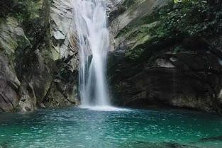 z5bb551ad705687df 夏の暑さを吹き飛ばしてくれる広西壮族自治区の漓江源大峡谷