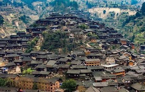 zd915e31be63d9c9e 西江千戸苗寨が夏旅行の人気スポットに　貴州省