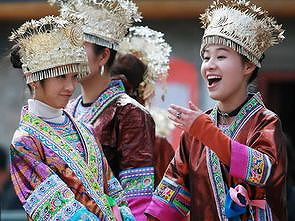 化屋村で苗族の風俗文化を体験 貴州省 z2193aaeb40af8984 化屋村で苗族の風俗文化を体験 貴州省