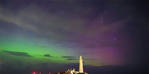 z613c6e1d93702742 克拉瑪依の夜空を彩る鮮やかなオーロラ　新疆維吾爾自治区