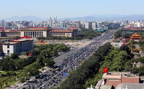 国慶節に合わせて設置された花壇の花を市民に贈呈 北京市 zaff020d0a5599071 国慶節に合わせて設置された花壇の花を市民に贈呈 北京市