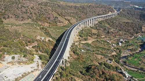 zb6f39baa8ff0b107 雲南省の華麗高速道路が全線開通　麗江と攀枝花を繋ぐ初の高速道路