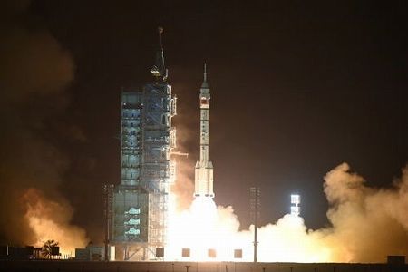 z627c5f02a956daca 有人宇宙船「神舟18号」の帰還モジュールが着陸成功、「宇宙養魚」などの実験サンプルを持ち帰る