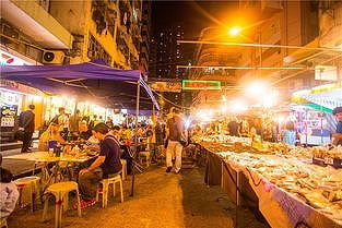 zbfc60b4089efdbe9 煌々とした灯りに包まれた「塩港夜市」　広東省深セン市