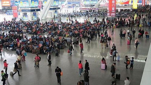 z6719271b61e49346 春節に高齢者が子供の住む都市へ移動　春運で「逆方向移動」が増加