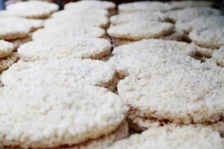 zc8a74b18ad39badf 春節を前に特産「白san」作りが最盛期　広西壮族自治区玉林市