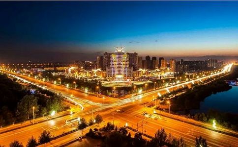 zc8fb10ceaf8def22 春節ムード漂う金貴定期市場　寧夏回族自治区・銀川市